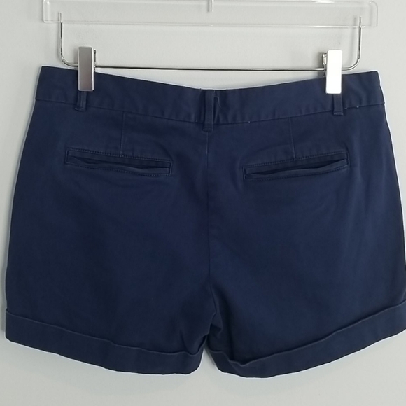 Banana Republic Preppy Cuffed Blue shorts 4P - Picture 5 of 9